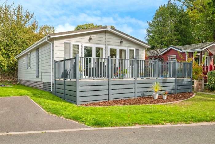 2 Bedroom Mobile/park Home For Sale In Bacton Road, North Walsham, NR28
