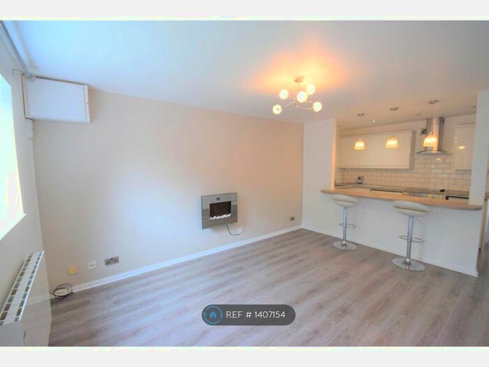 1 Bedroom Flat To Rent In Whiteway Court, Bristol, BS5