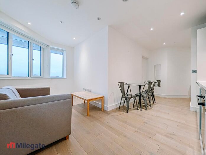 1 Bedroom Flat To Rent In New Road, Brentwood, CM14