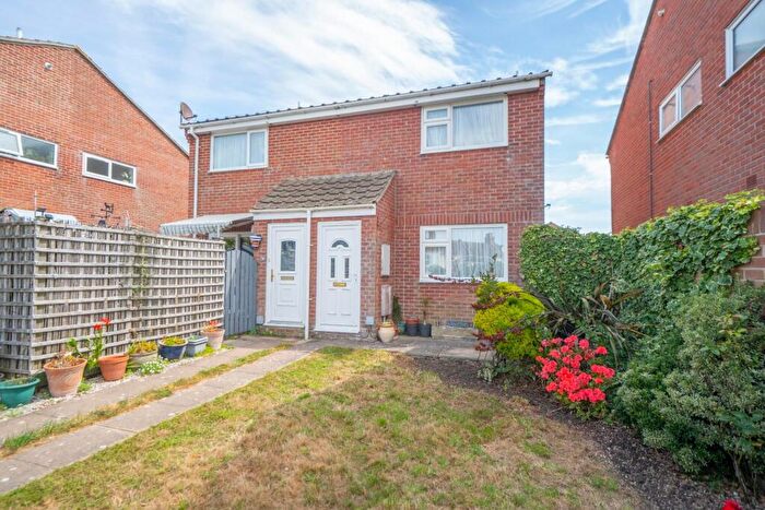 1 Bedroom Terraced House For Sale In Plover Walk, Weymouth, DT4