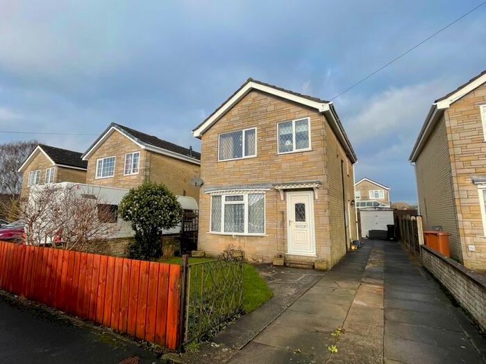 3 Bedroom Detached House For Sale In Greenlands Road, Pickering, YO18