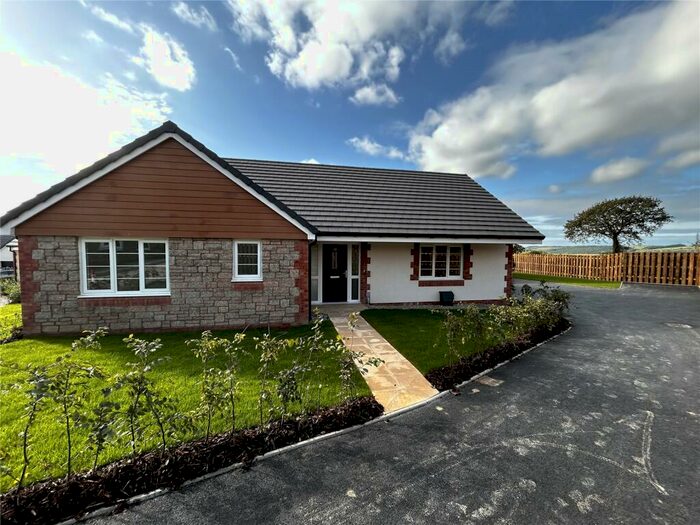 3 Bedroom Bungalow To Rent In Antler Close, South Molton, EX36