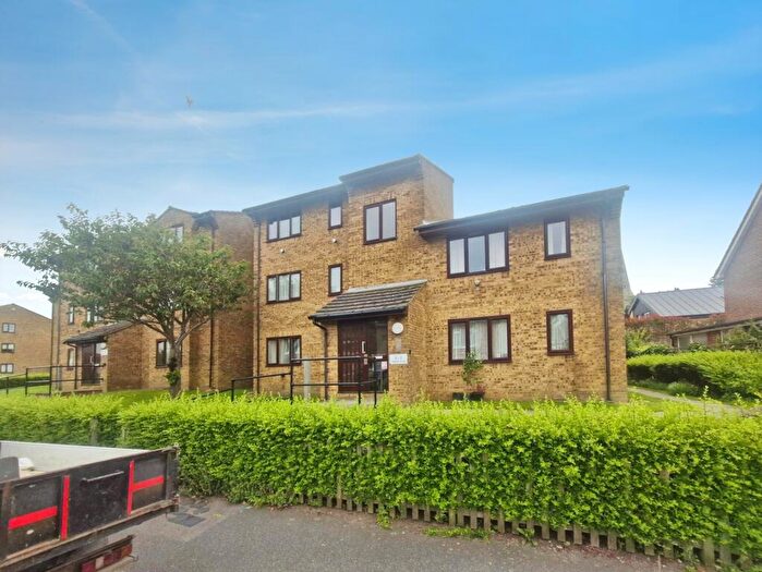 1 Bedroom Flat For Sale In Western Road, Deal, Kent, CT14