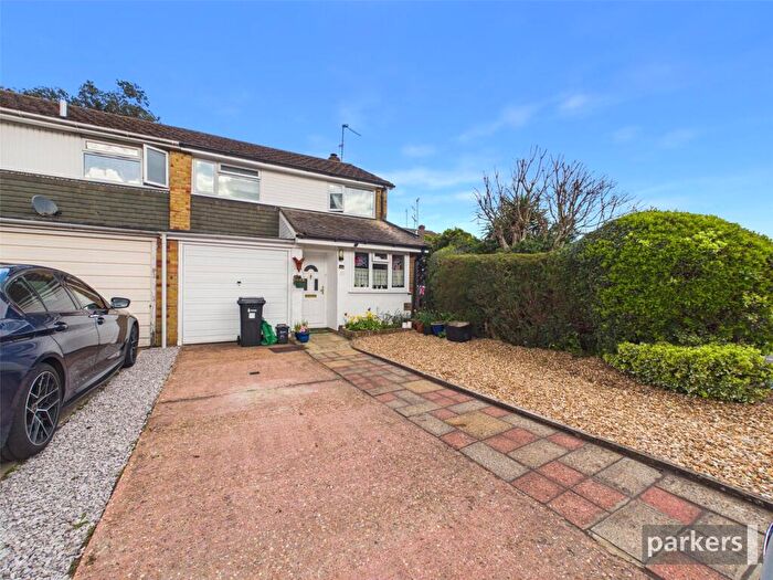 3 Bedroom Semi Detached House For Sale In Bathurst Road, Winnersh, Wokingham, Berkshire, RG41