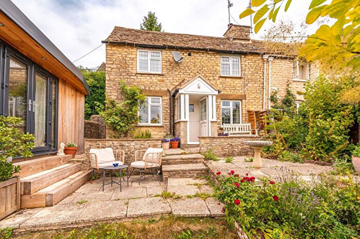 2 Bedroom Cottage For Sale In Cottons Lane, Tetbury, GL8