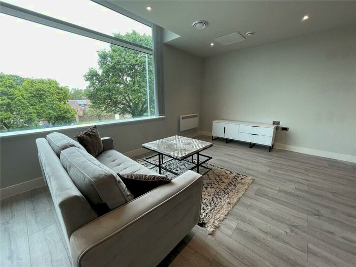 Apartment To Rent In Thames Valley, Wokingham Road, Bracknell, Berkshire, RG42