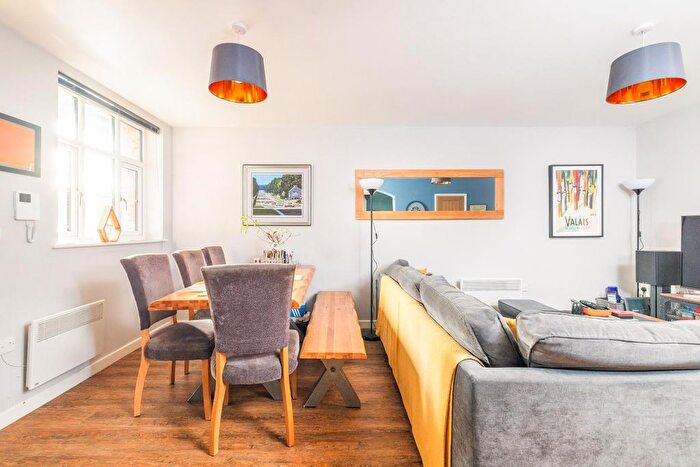 2 Bedroom Flat For Sale In Beaconsfield Road, St George, BS5