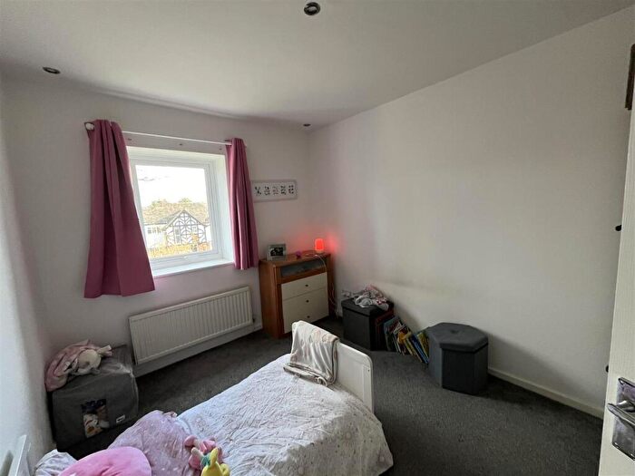 2 Bedroom Apartment To Rent In Green Hall Mews, Wilmslow, SK9