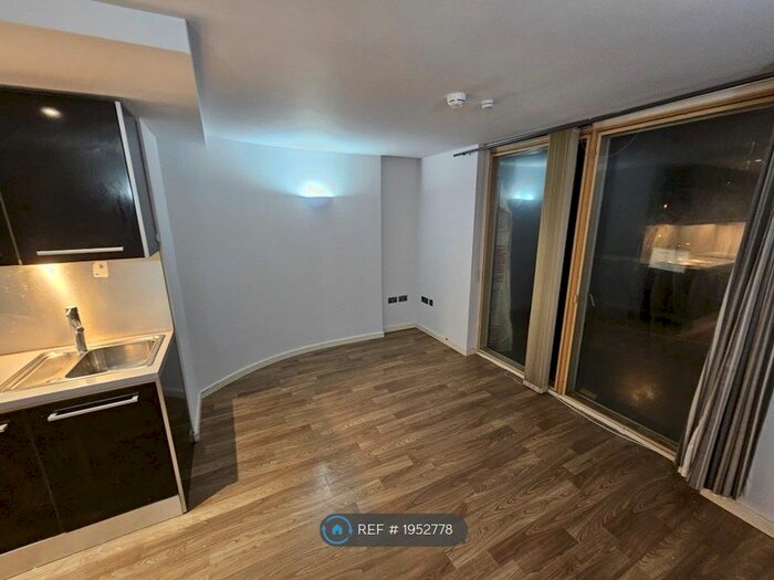 2 Bedroom Flat To Rent In Wellington Street, Leeds, LS1