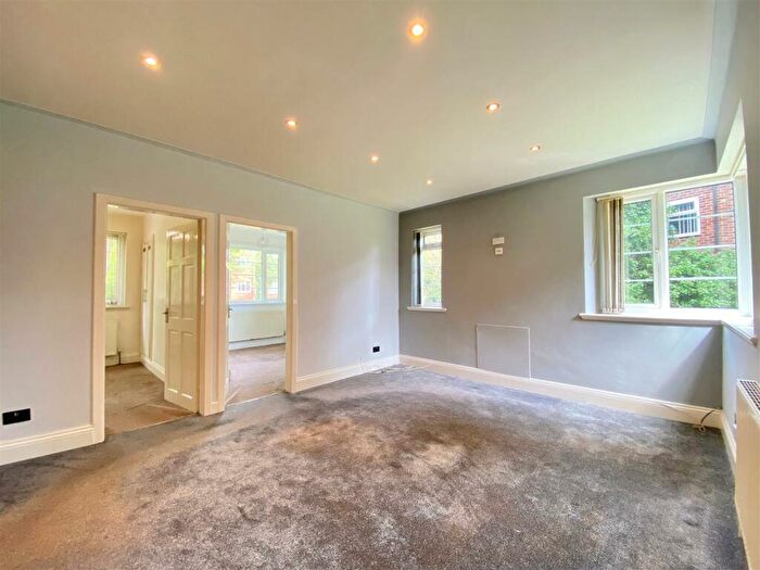 2 Bedroom Apartment To Rent In Didsbury, Wilmslow Road, Manchester, M20