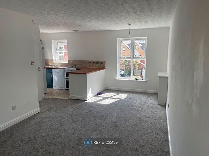 2 Bedroom Flat To Rent In Mariner Avenue, Birmingham, B16