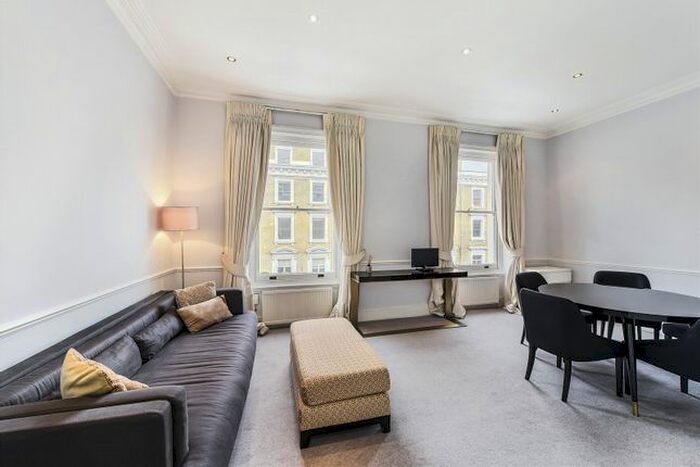 2 Bedroom Flat To Rent In Harcourt Terrace, Chelsea, London, SW10