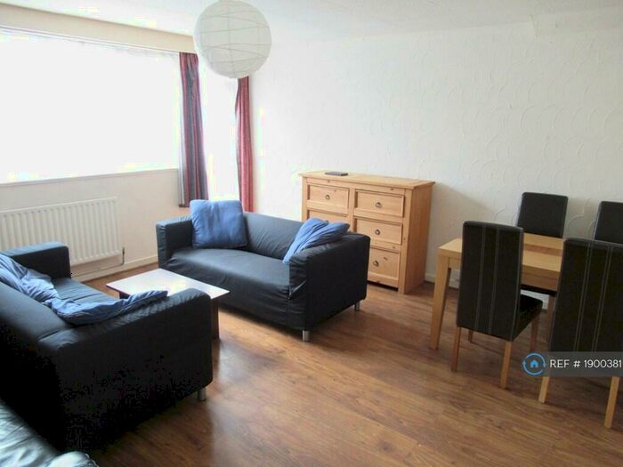 3 Bedroom Flat To Rent In Gayhurst Road, Hackney, London, E8