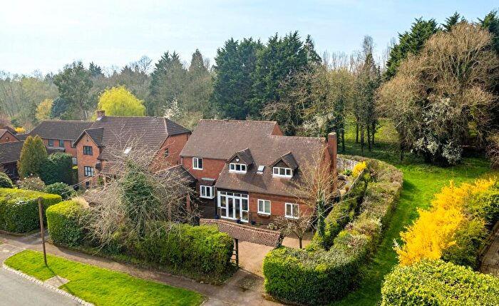 4 Bedroom Detached House For Sale In Pattison Lane, Woolstone, Milton Keynes, Buckinghamshire, MK15