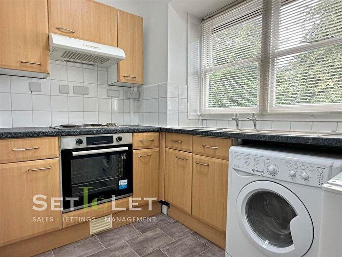 1 Bedroom Flat To Rent In Near Victoria Park, Evington Road, Leicester, LE2