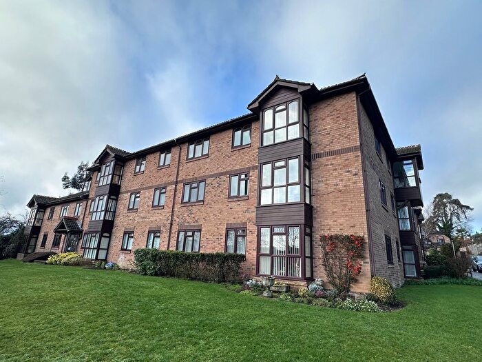 2 Bedroom Flat For Sale In St. Christophers Gardens, Ascot, SL5