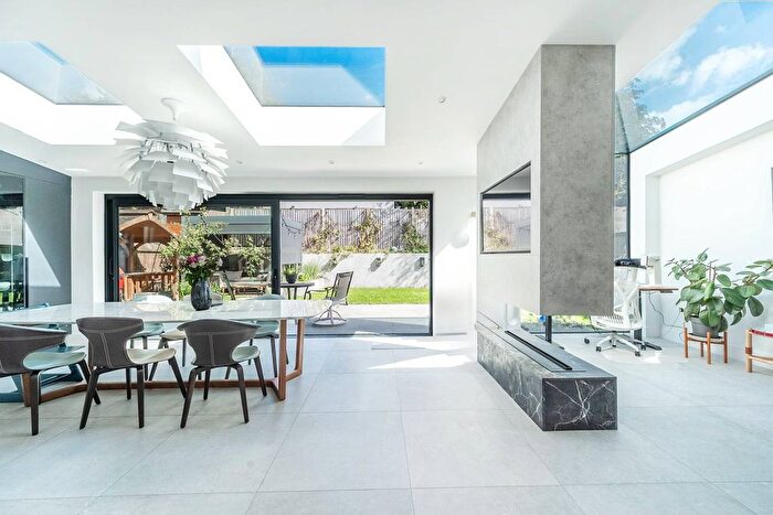 4 Bedroom Detached House For Sale In Bishop Ramsey Close, Ruislip, HA4