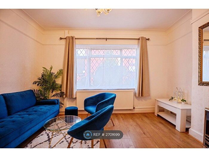 4 Bedroom Detached House To Rent In Fircroft Road, London, SW17