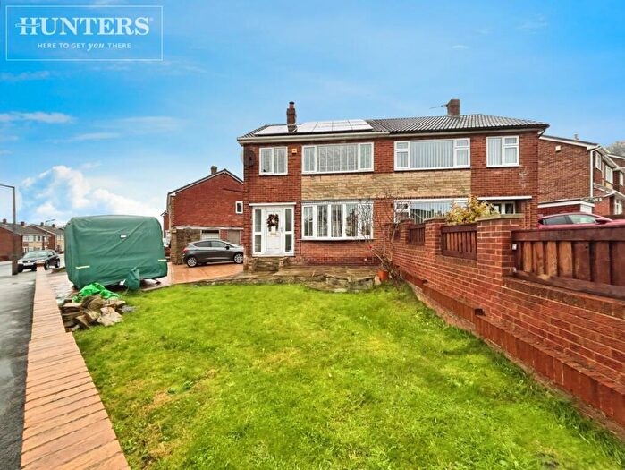3 Bedroom Semi Detached House For Sale In St. Pauls Parade, Barnsley, S71