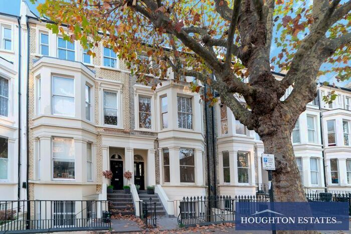 4 Bedroom Flat To Rent In Warwick Avenue, London, W9