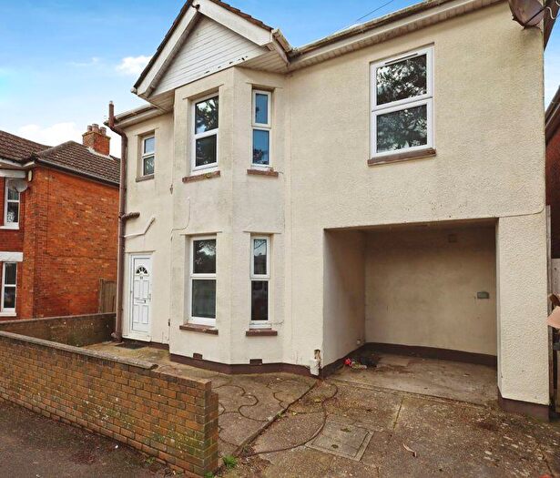 6 Bedroom Detached House To Rent In Winton, Bournemouth, BH9