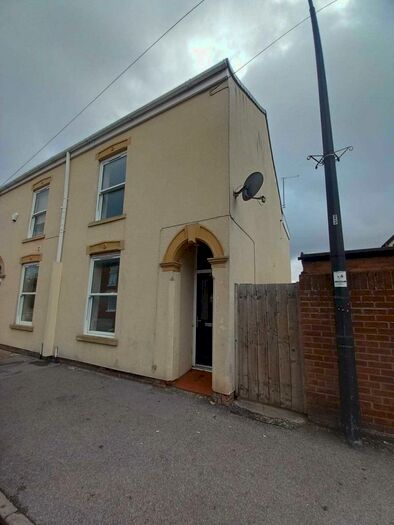 2 Bedroom Semi-Detached House To Rent In New Bridge Road, Hull, HU9