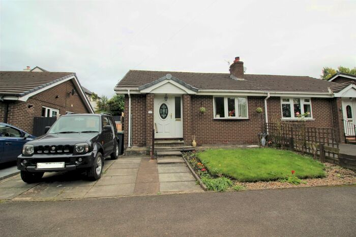 2 Bedroom Semi-Detached Bungalow To Rent In Shirebrook Drive, Glossop SK13