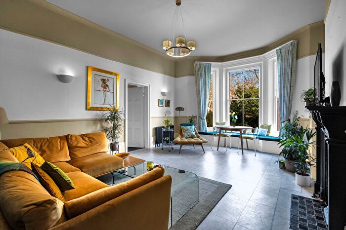 2 Bedroom Flat For Sale In Trinity Crescent, Dudley Court, CT20