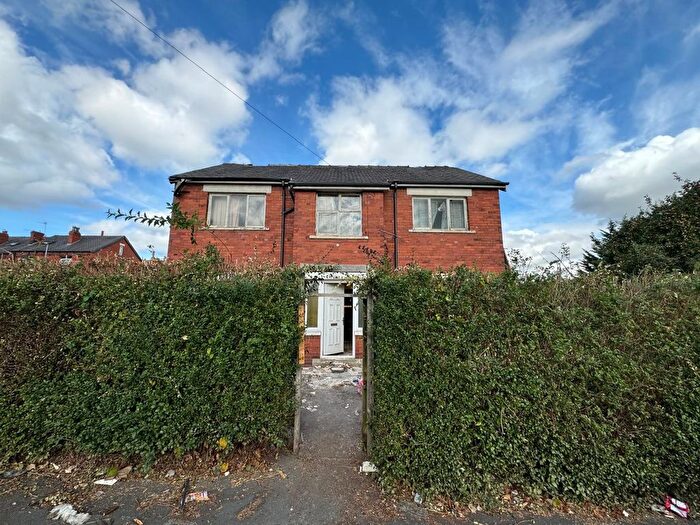 6 Bedroom Detached House To Rent In Buller Grove, Leeds, West Yorkshire, LS9