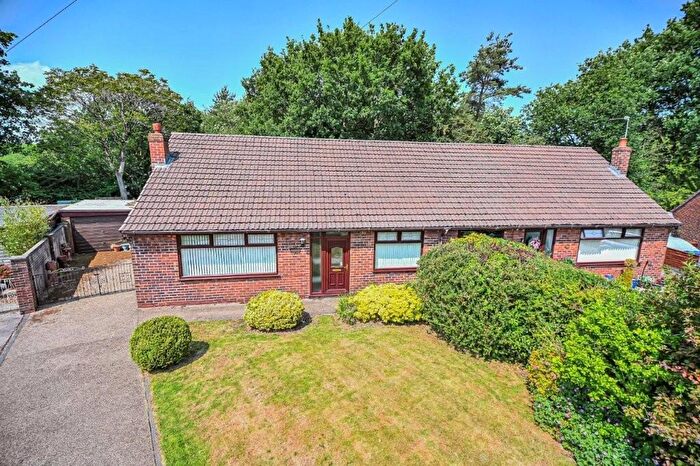 3 Bedroom Semi-Detached Bungalow For Sale In Rufford Place, M29