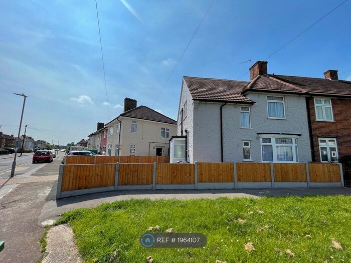 4 Bedroom Semi-Detached House To Rent In Stevens Road, Dagenham, RM8