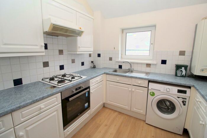 2 Bedroom Flat To Rent In Upper Kincraig Street, Roath, Cardiff, CF24