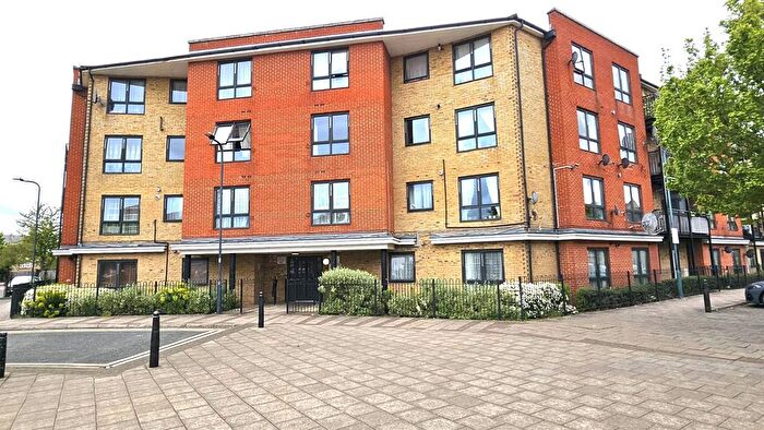 3 Bedroom Flat To Rent In Hirst Crescent, Wembley, HA9
