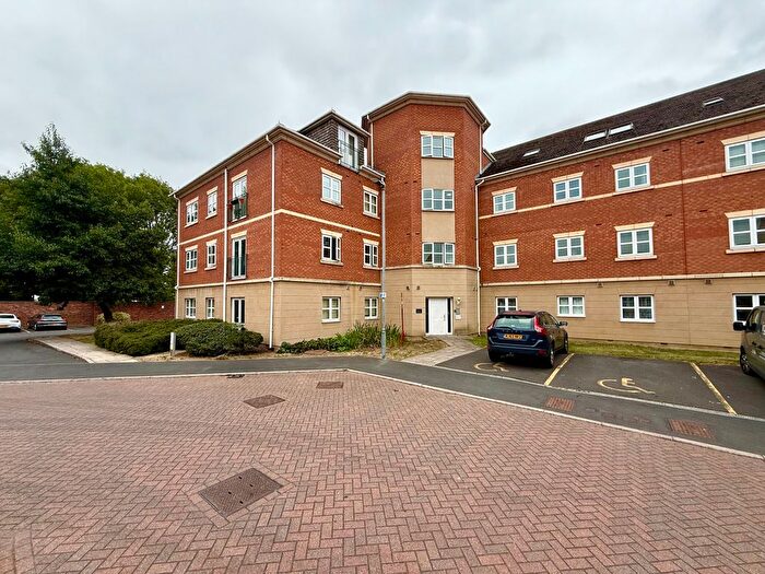 2 Bedroom Flat To Rent In Delamere Gardens, Wakefield, West Yorkshire, WF1
