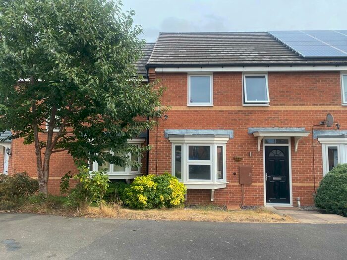 3 Bedroom Town House To Rent In Avonmouth Drive, Derby, DE24