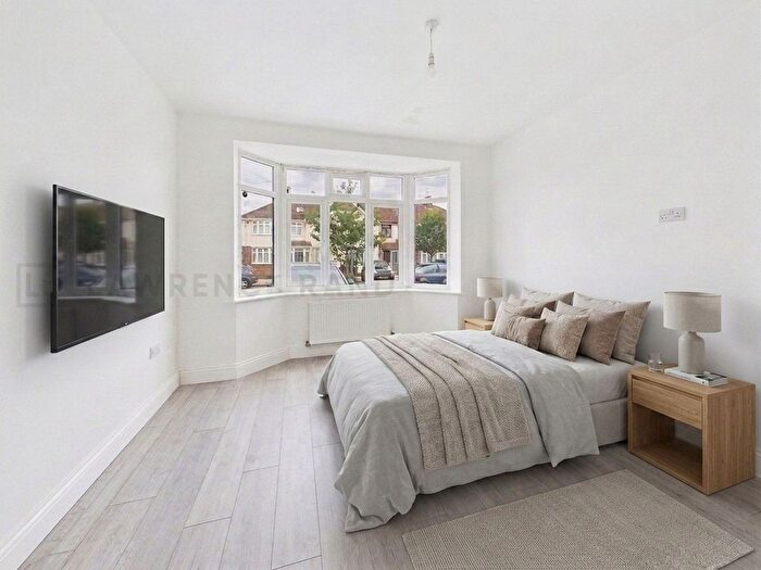 2 Bedroom Flat To Rent In Somerset Road, Southall, UB1