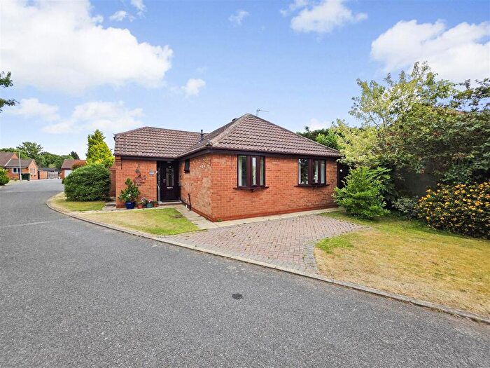 2 Bedroom Bungalow For Sale In Peacock Close, Gunthorpe, Nottingham, NG14