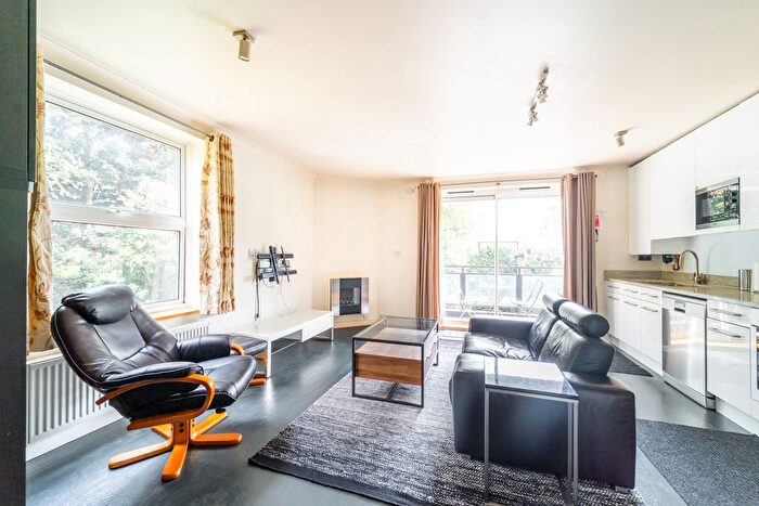 3 Bedroom Flat For Sale In Sumpter Close, London, Swiss Cottage, NW3