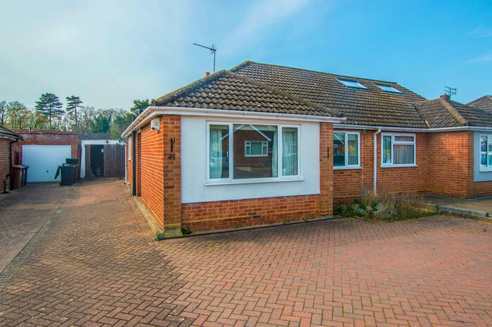 2 Bedroom Semi-Detached Bungalow To Rent In Peel Crescent, Hertford, SG14