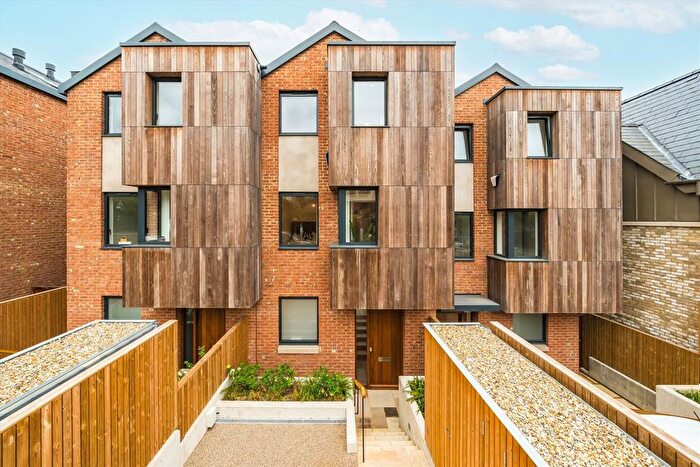 4 Bedroom Property For Sale In Cottenham Park Road, Wimbledon, SW20