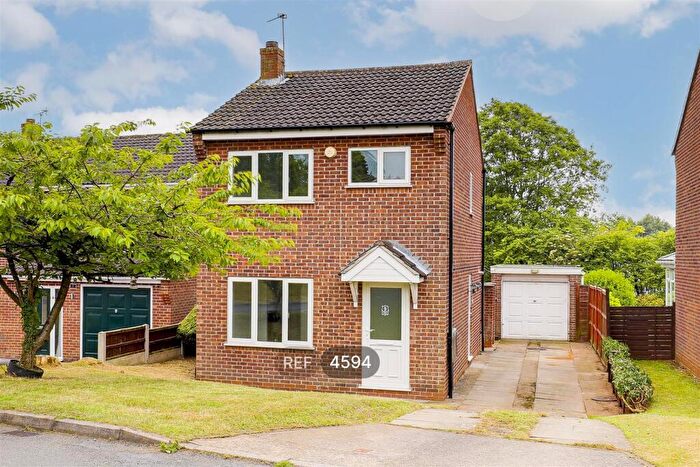 3 Bedroom Detached House To Rent In Chillon Way, Hucknall, Nottingham, NG15