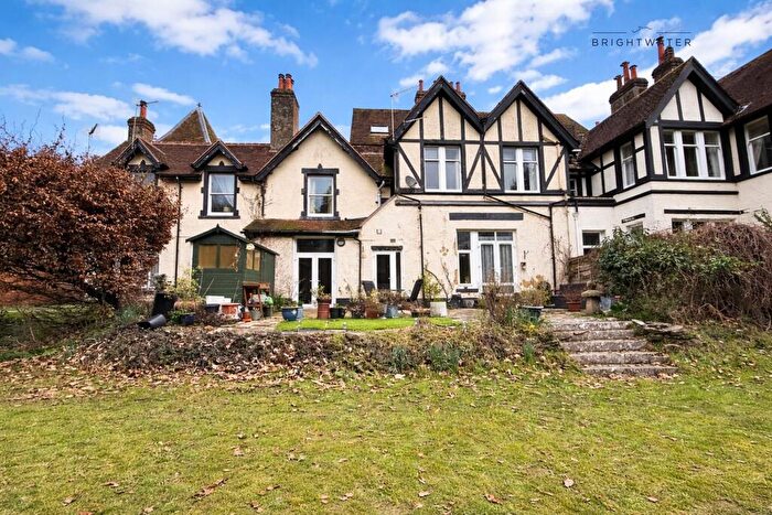 2 Bedroom Flat To Rent In Crow Hill, Crow, BH24