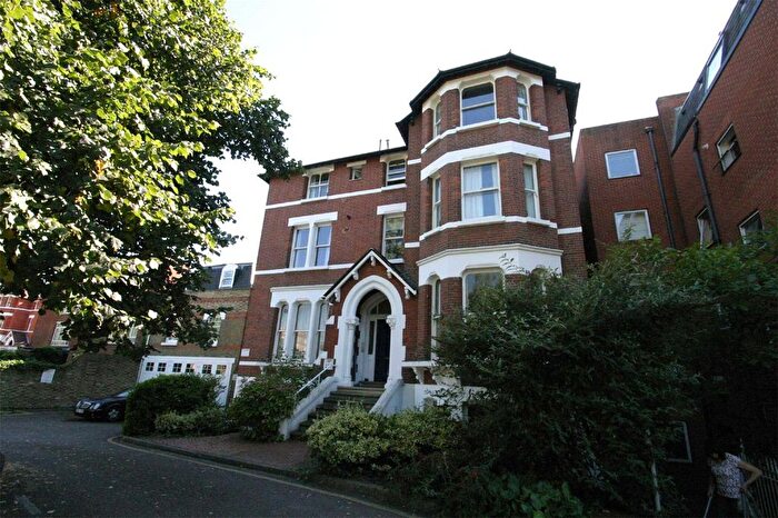 1 Bedroom Flat To Rent In Listergate, Upper Richmond Road, London, SW15