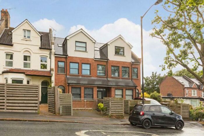 2 Bedroom Flat To Rent In Lordship Lane, East Dulwich, SE22