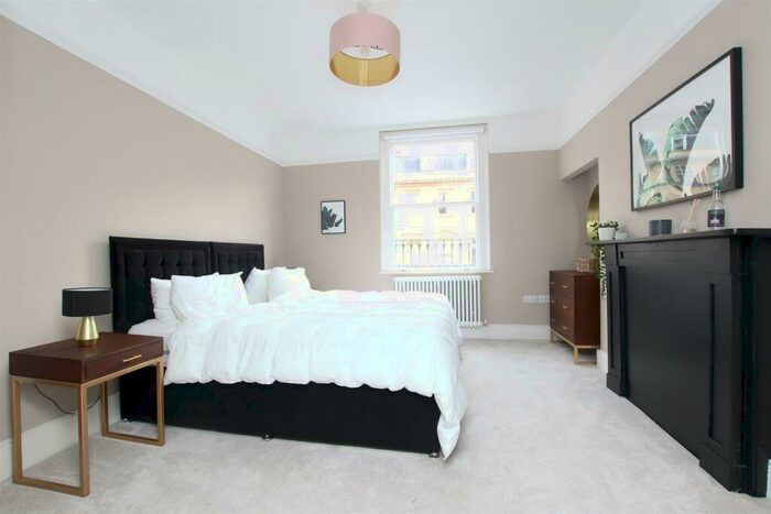 5 Bedroom House To Rent In Vineyards, Bath, BA1