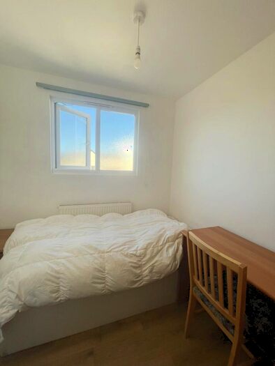 2 Bedroom Property To Rent In A Alberton Road, Bristol, BS16