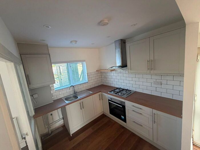 3 Bedroom Semi-Detached House To Rent In Dukes Road, Dordon, B78