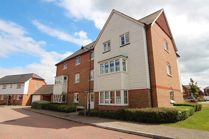 2 Bedroom Apartment To Rent In Sandow Place, Kings Hill, ME19