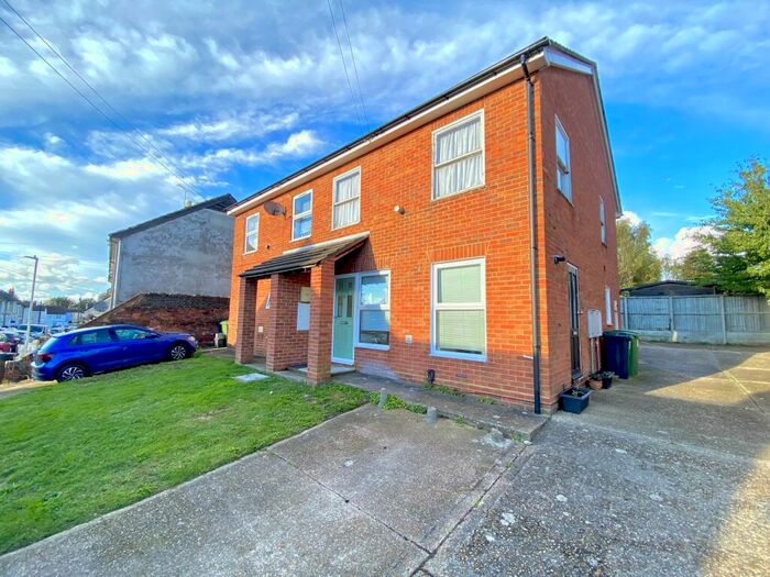 2 Bedroom Apartment To Rent In John Street, ME14
