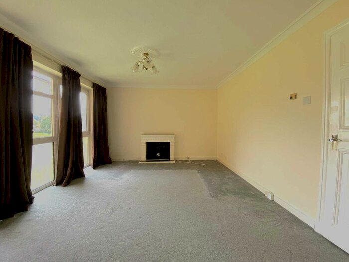 2 Bedroom Flat To Rent In Arden Place, Luton, Bedfordshire, LU2